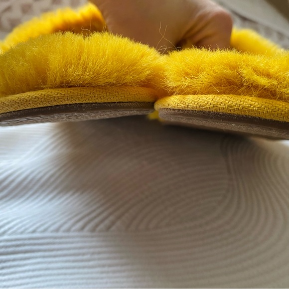 NWOT Anthropologie Faux Fur Slippers in Yellow - Picture 6 of 10